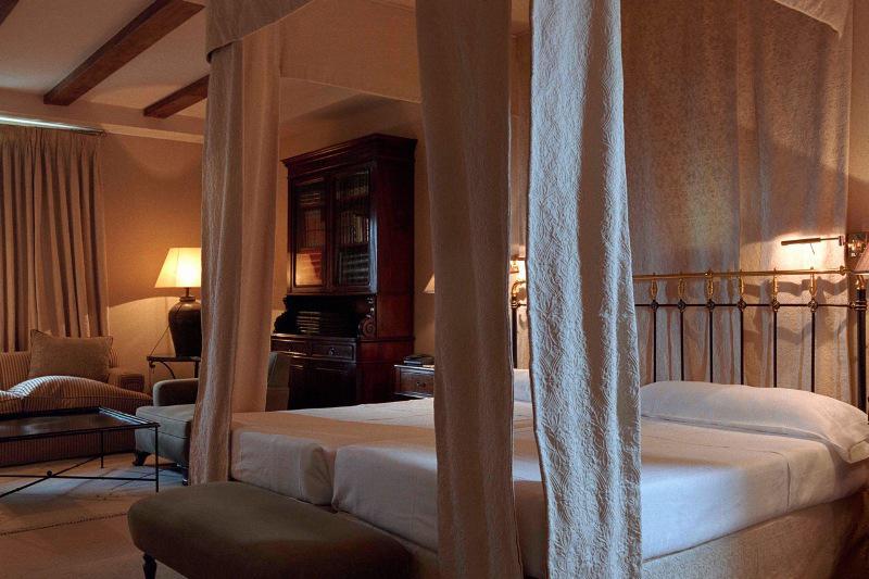 Hotel Landa Burgo Zimmer foto A suite at the Hotel de Crillon