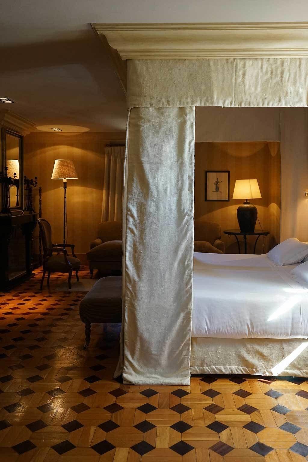 Hotel Landa Burgo Exterior foto A room at the Hotel de Crillon