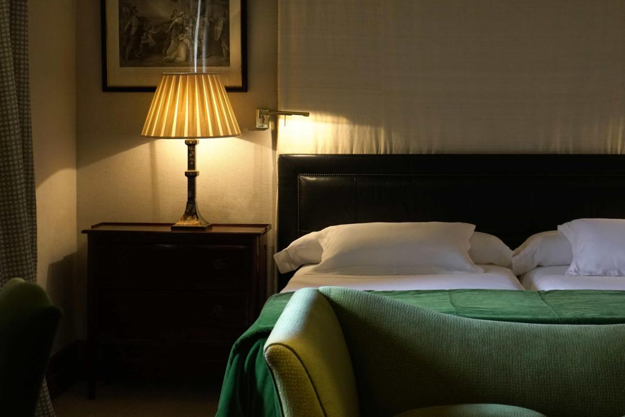 Hotel Landa Burgo Exterior foto A bedroom at the hotel