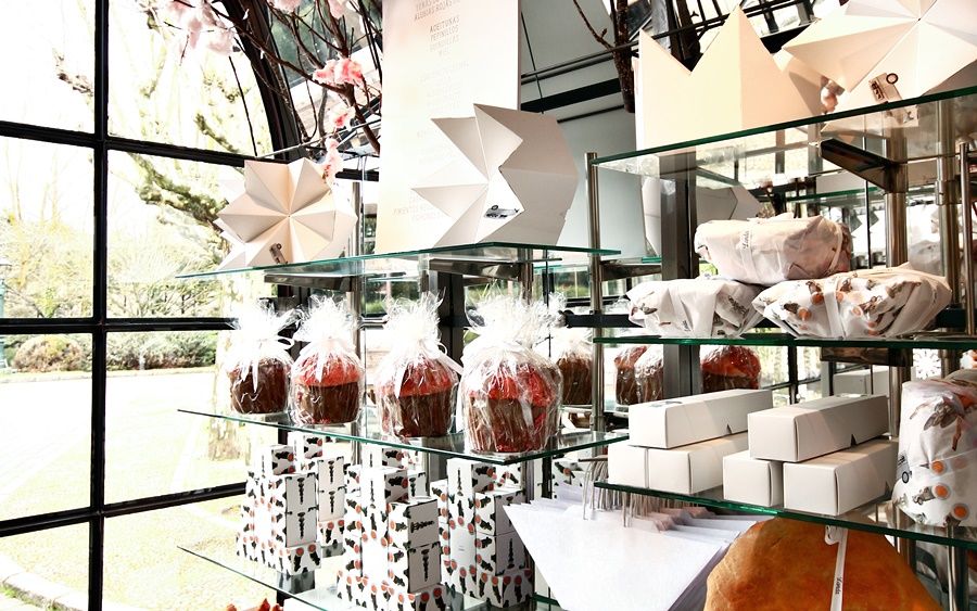Hotel Landa Burgo Exterior foto A display of chocolate truffles