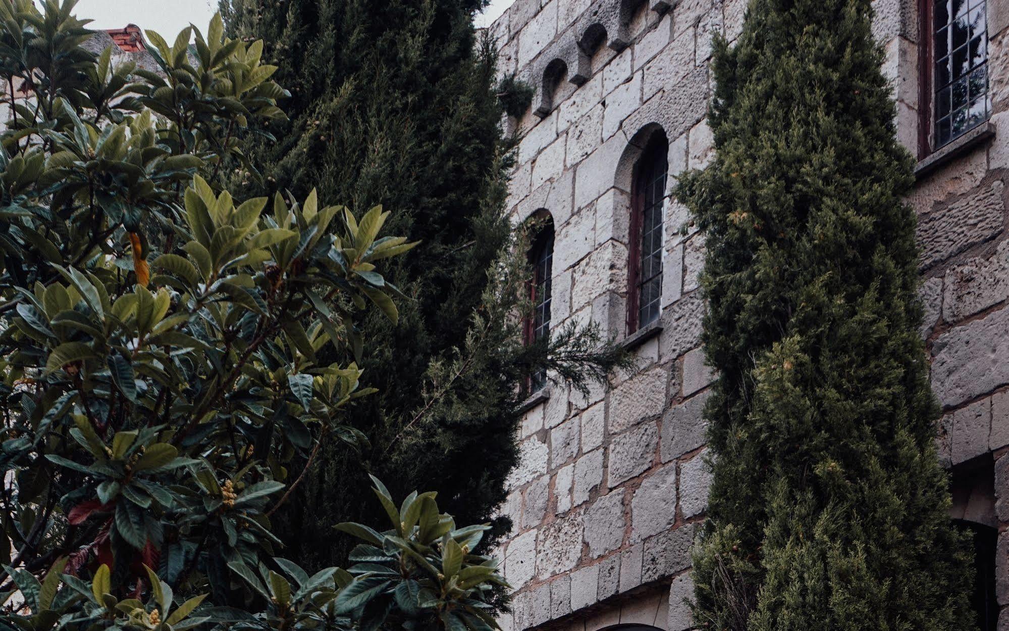 Hotel Landa Burgo Exterior foto The Colosseum